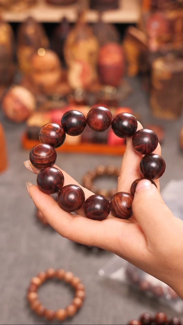 非洲檀香无事牌超*者贵黄黑油乱纹2.0手串