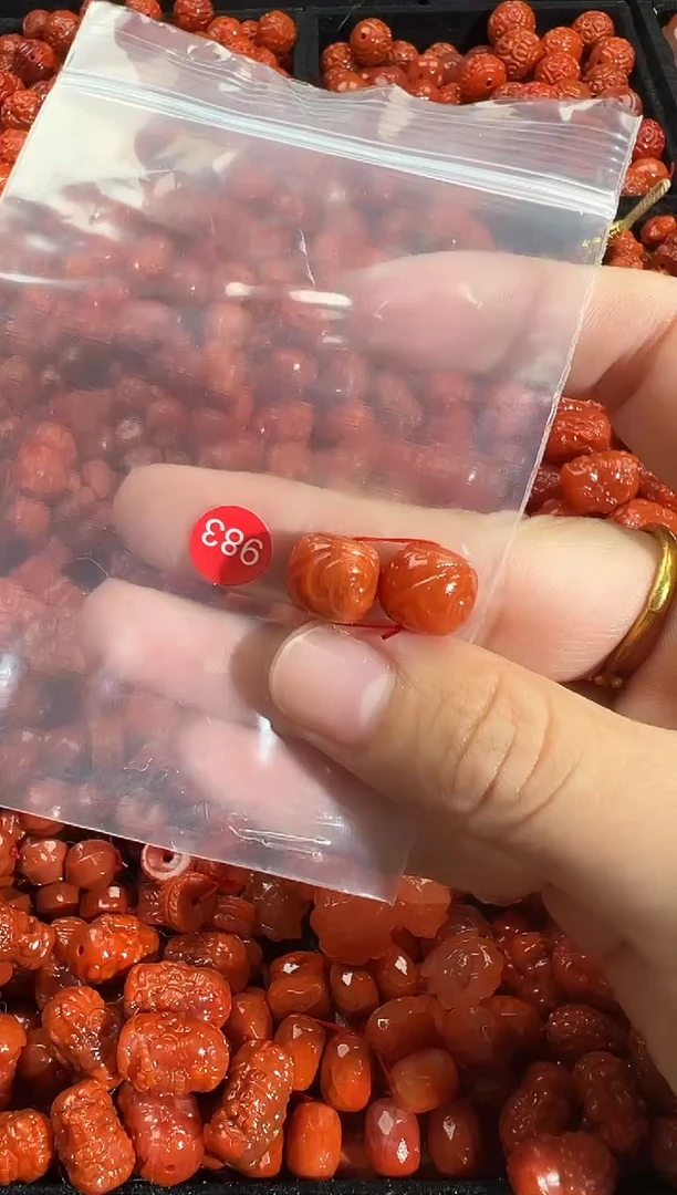 颈饰未镶嵌南红玛瑙1