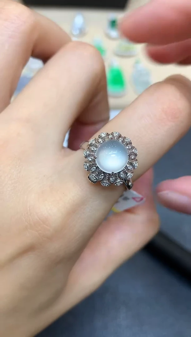 18K金镶嵌戒指翡翠蛋面【无服务费