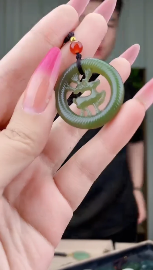 和田玉未镶嵌挂件拍一发一，多样性发货！