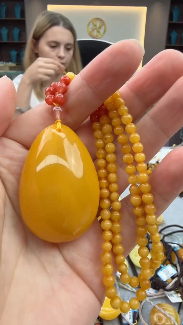琥珀颈饰未镶嵌21秒拍号 假一罚三