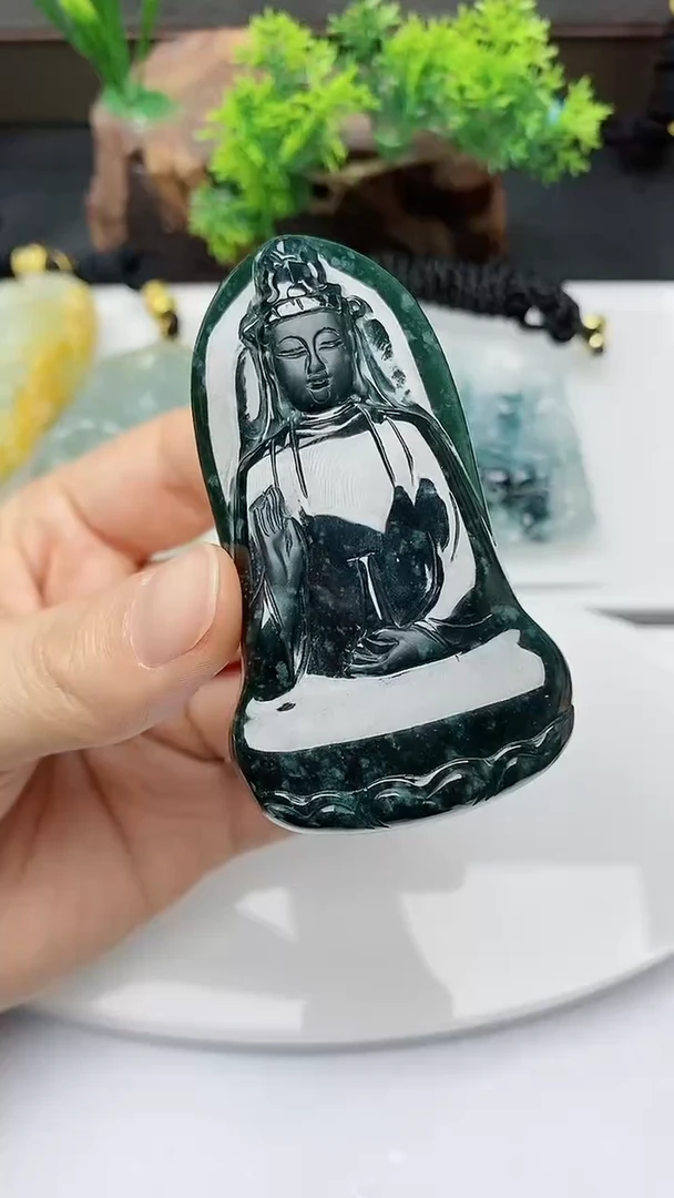 【闪购商品】翡翠颈饰未镶嵌