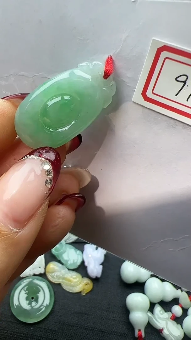 【闪购商品】翡翠颈饰未镶嵌福在眼前