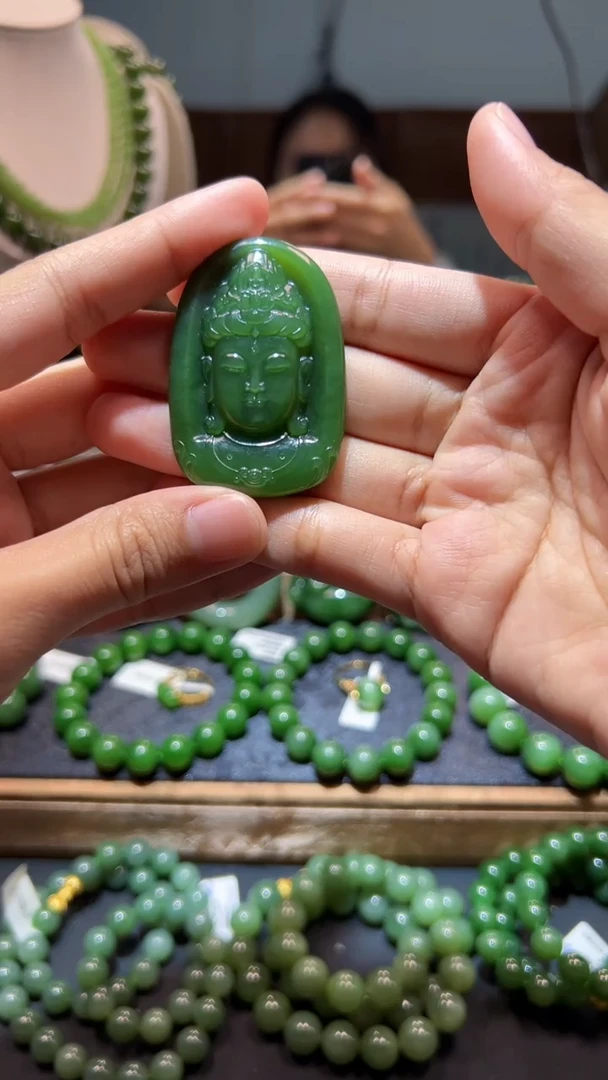 和田玉（碧玉）未镶嵌颈饰1