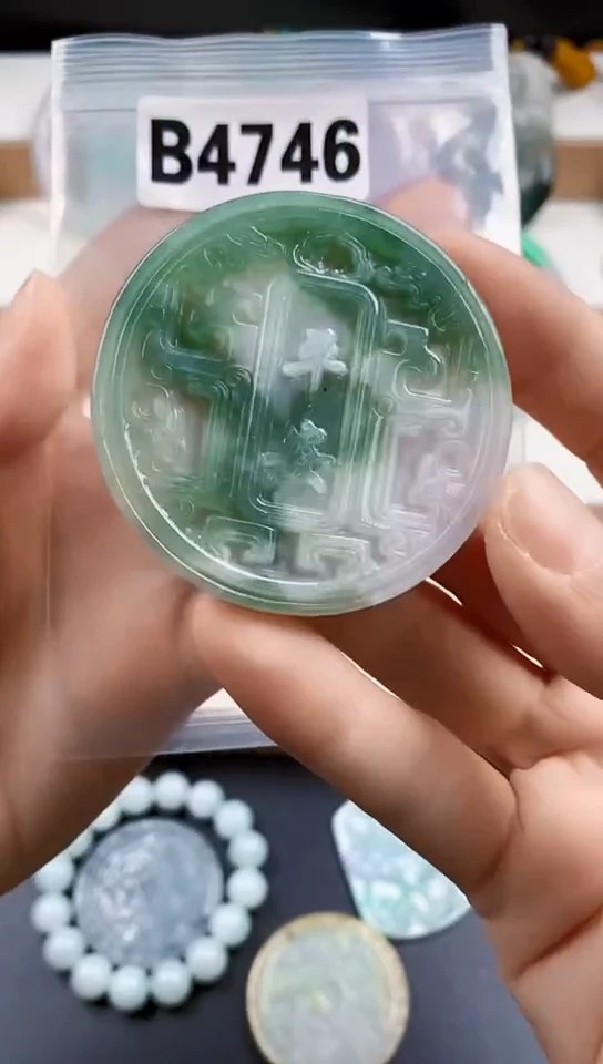 颈饰未镶嵌翡翠天然翡翠吊坠挂件