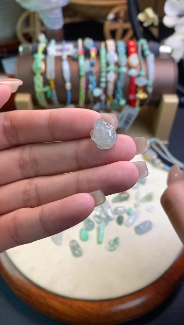 颈饰未镶嵌翡翠净货15586