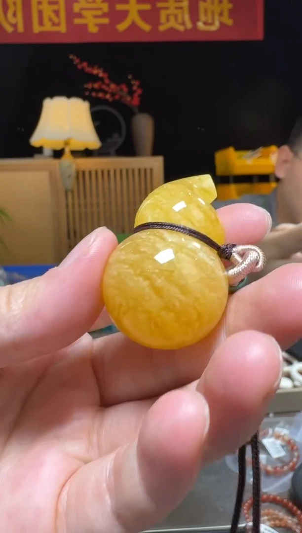 【闪购商品】蜜蜡吊坠(不含链)未镶嵌俄料白花蜜蜡葫芦14-15克