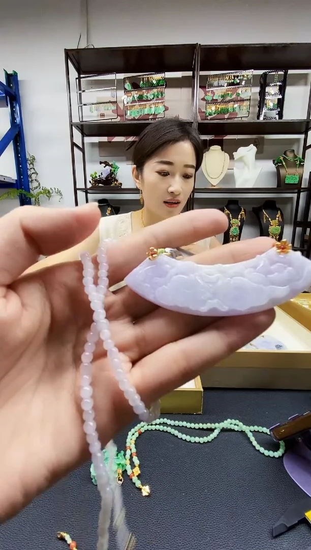 颈饰未镶嵌翡翠吊坠