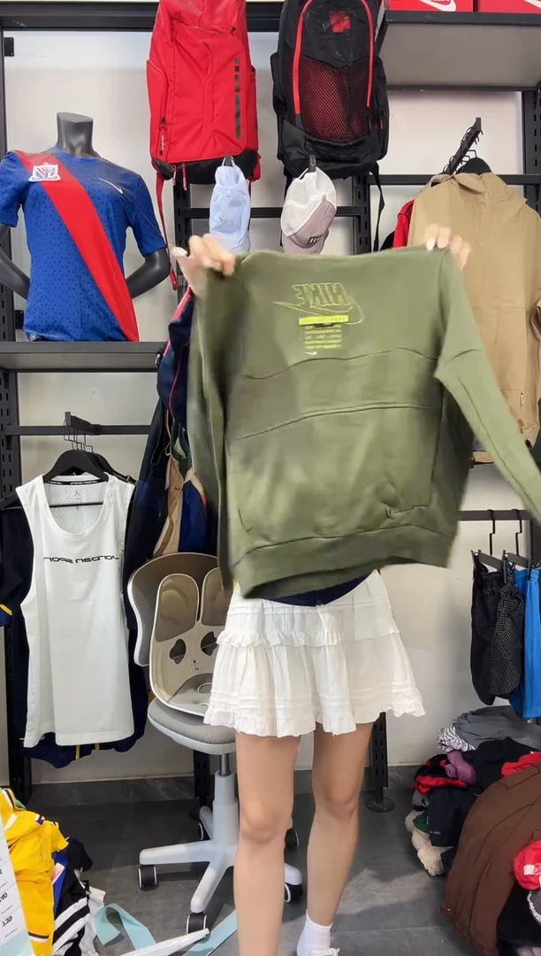 739   编码 瑕疵款直播间过款为准 尺码 145