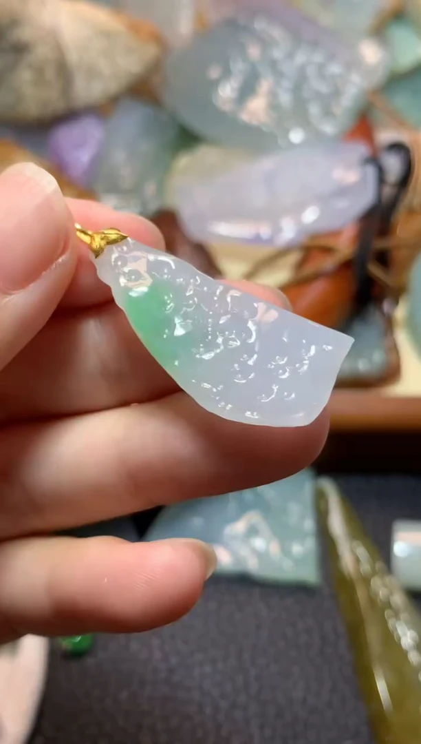 翡翠18K金镶嵌吊坠(不含链)吊坠