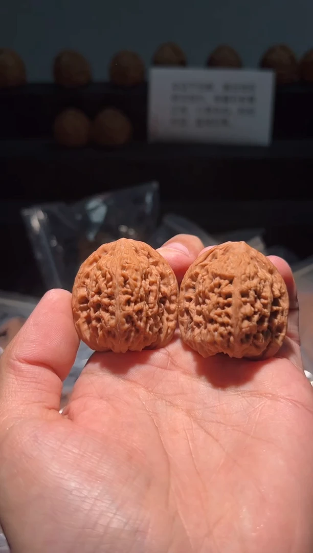 把件文玩核桃小*398福利对南疆石