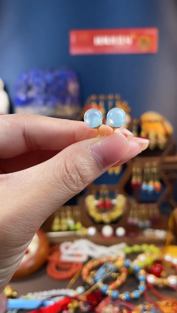 银S925镀金镶嵌耳钉海蓝宝石，耳钉