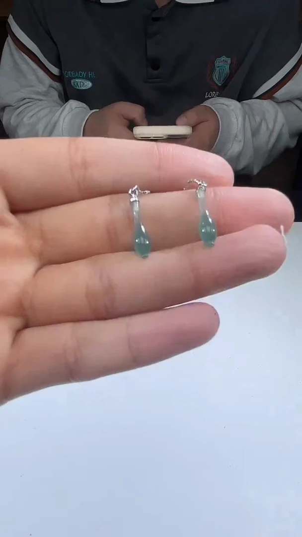 未镶嵌翡翠耳饰花瓶-多样性发其一