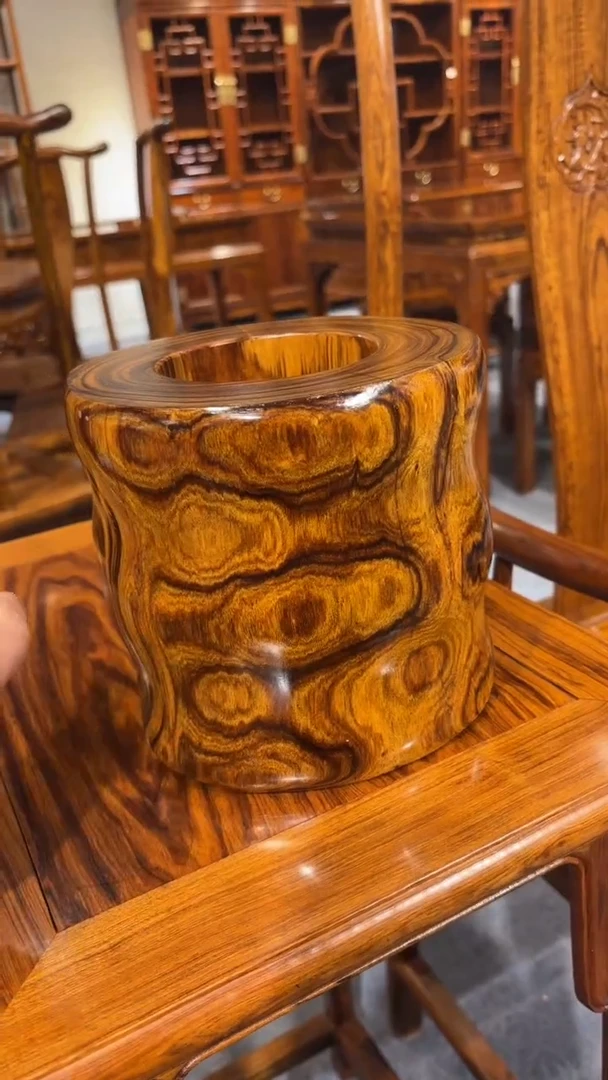 木8888888888888888笔筒