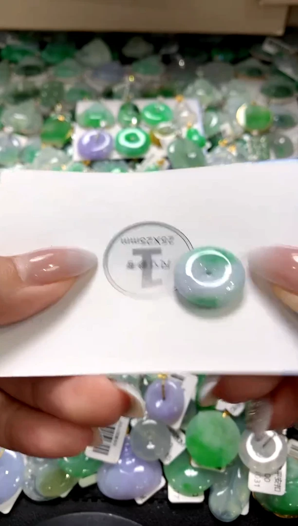 颈饰未镶嵌翡翠a货支持复检百元以上9元证书费自理