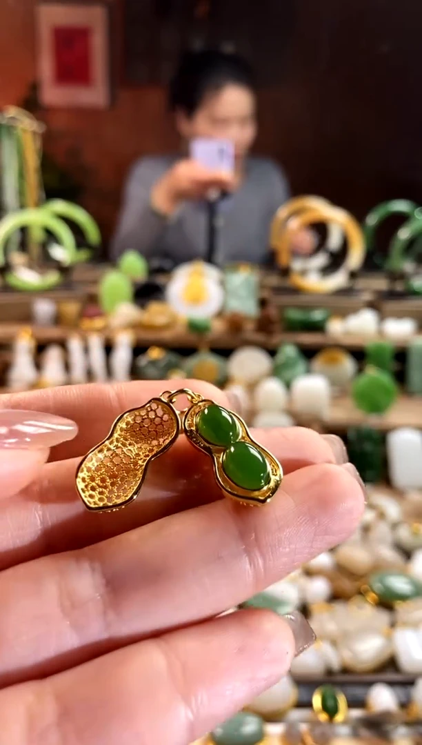 【闪购商品】和田玉吊坠银S925镶嵌。