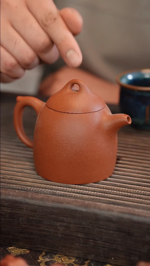 茶壶紫砂秦权 红清水 半手工 210cc