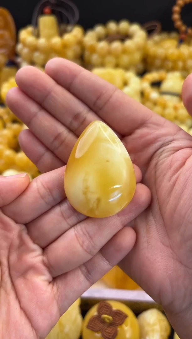 蜜蜡颈饰未镶嵌蜜糖奶白妖花水滴