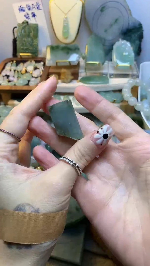 未镶嵌挂件翡翠 缅甸A货翡翠，没有运费险