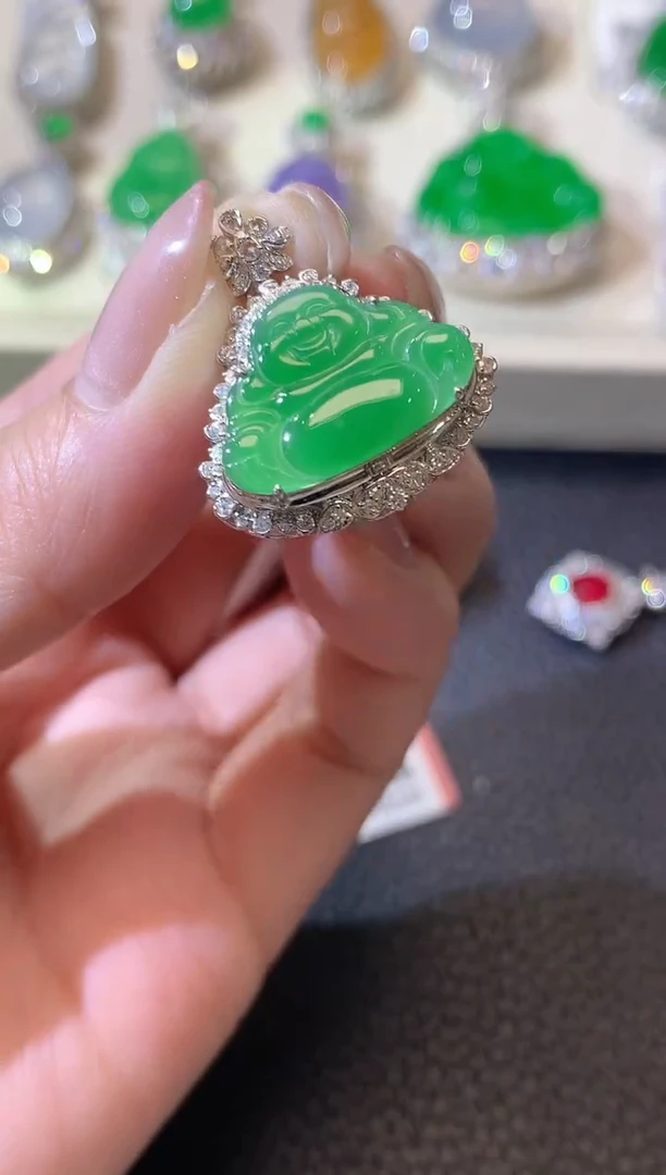 【闪购商品】翡翠吊坠(不含链)18K金镶嵌A57