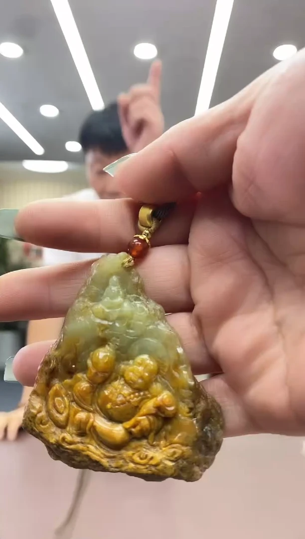 颈饰未镶嵌透闪石质玉吊坠