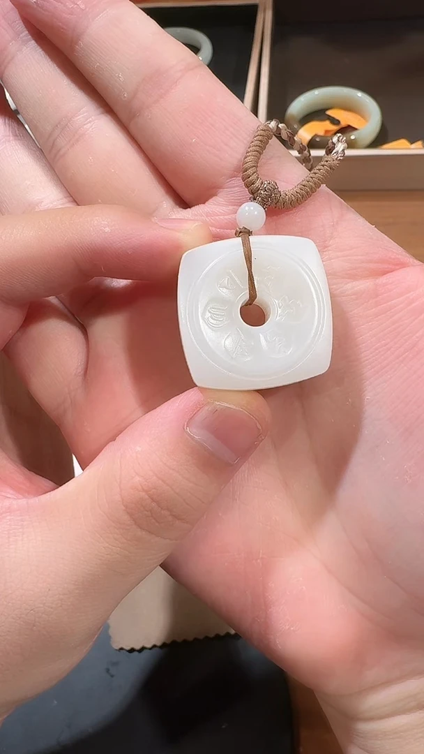 【闪购商品】和田玉吊坠未镶嵌1454六字真言玉琮