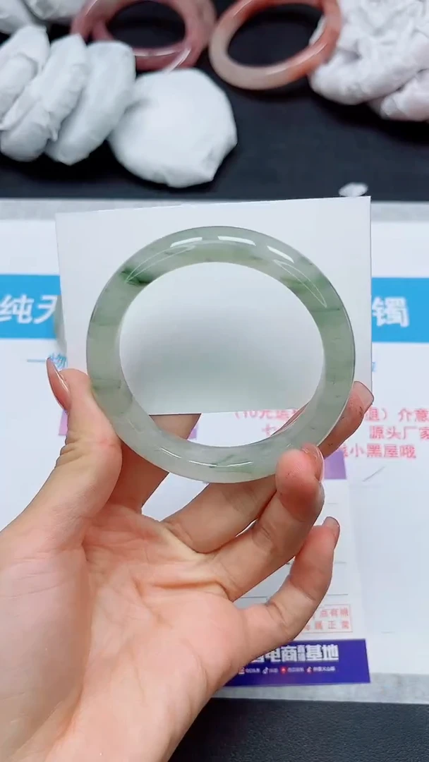 【闪购商品】石英质玉手镯未镶嵌129