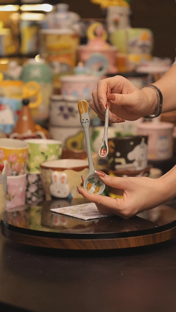 随机景德镇釉下彩绘设计师款式陶瓷