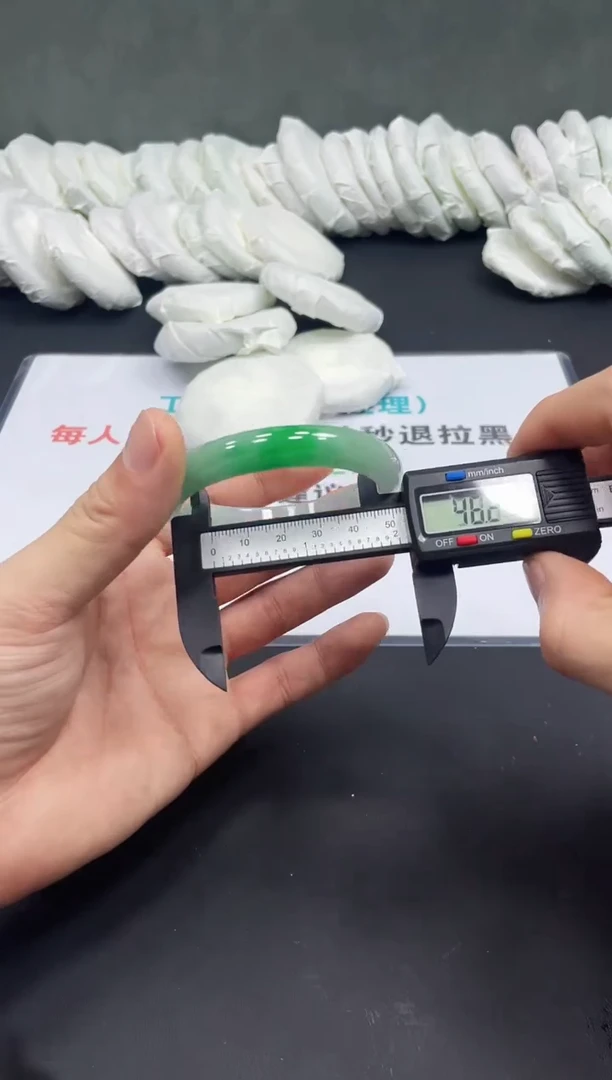 翡翠手镯未镶嵌所见所得