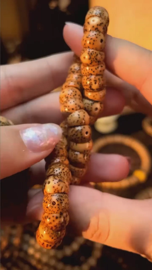 手串星月菩提精工级粉皮浅珀圆形大肠10*7手持（B）