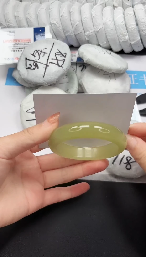 未镶嵌手镯石英质玉45-56.5CQ
