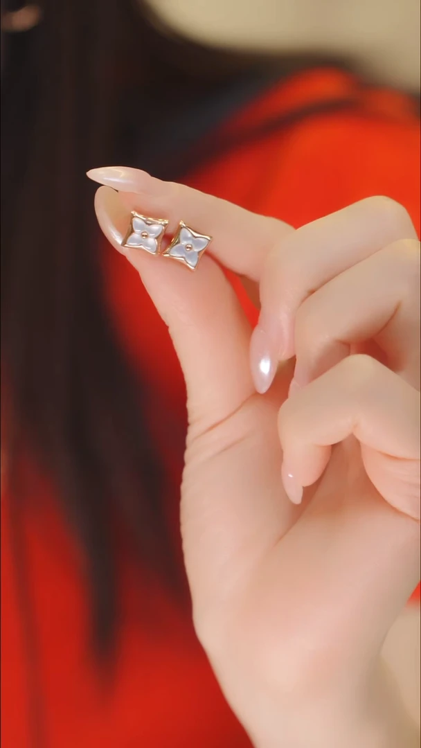 18K金镶嵌贝壳（贝母）耳钉耳钉