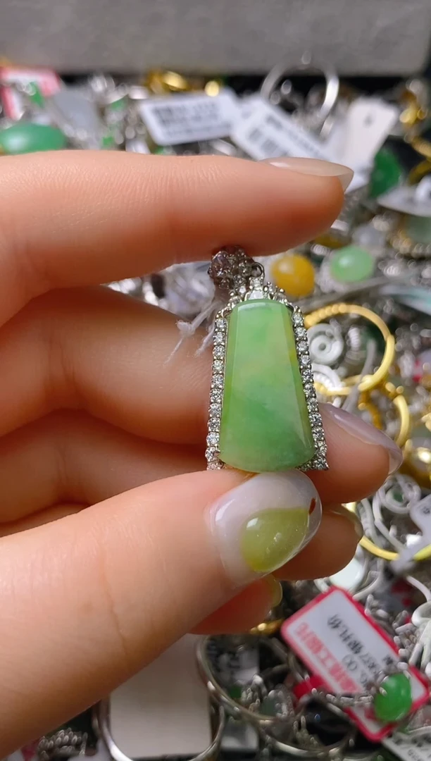 银S925镶嵌戒指翡翠百内无证书