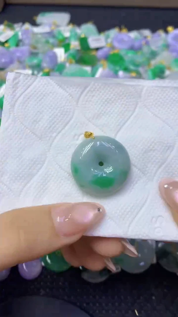 颈饰未镶嵌翡翠天然缅甸翡翠A货