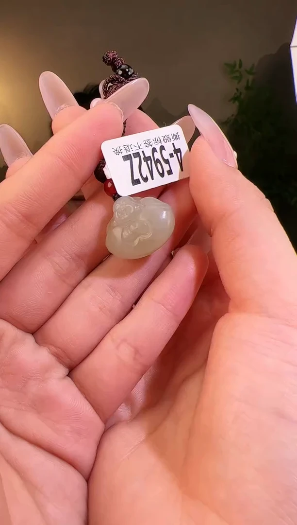 【闪购商品】和田玉颈饰未镶嵌抱抱佛5942