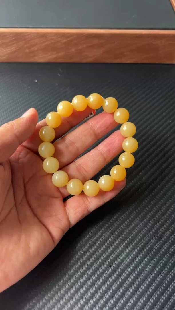 手串未镶嵌和田玉且末金山微色差卡12m