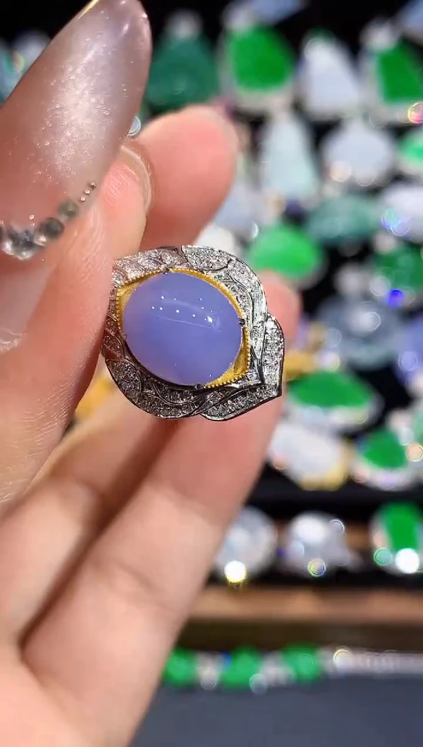 吊坠(不含链)18K金镶嵌翡翠多样性发其一