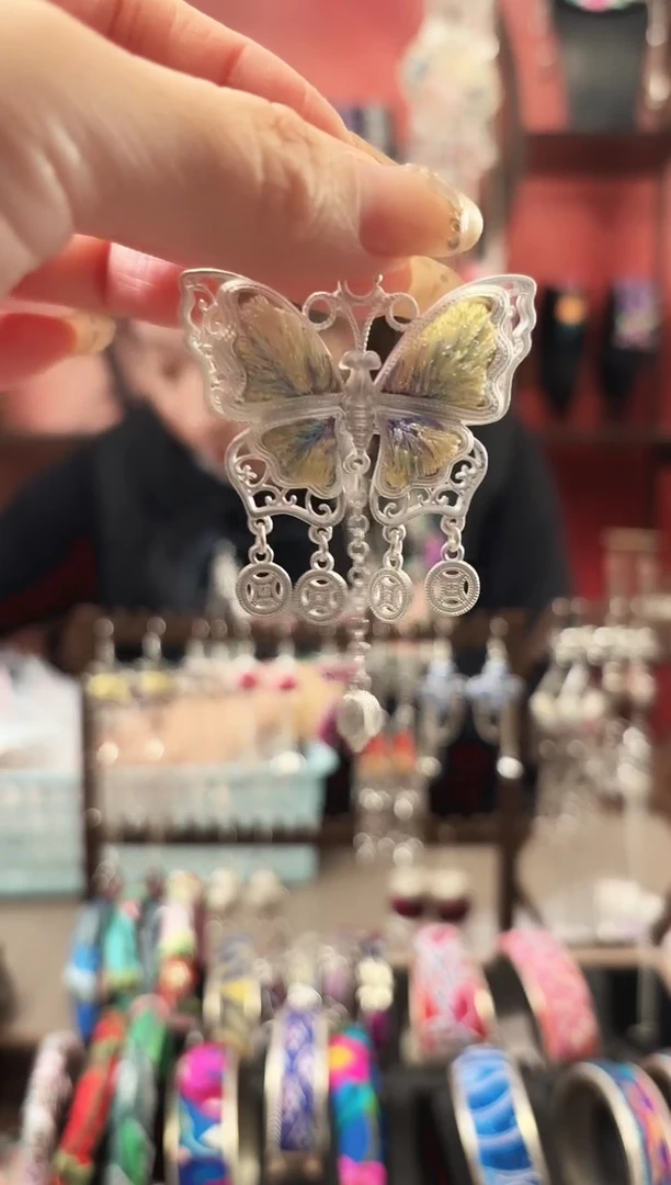 织绣织绣民族风非遗老绣饰品5