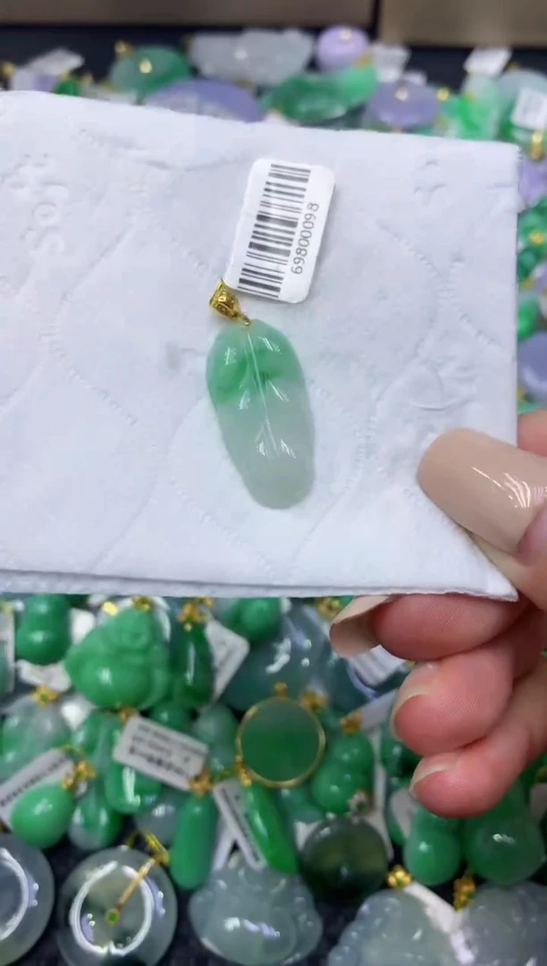 颈饰未镶嵌翡翠天然缅甸翡翠A货