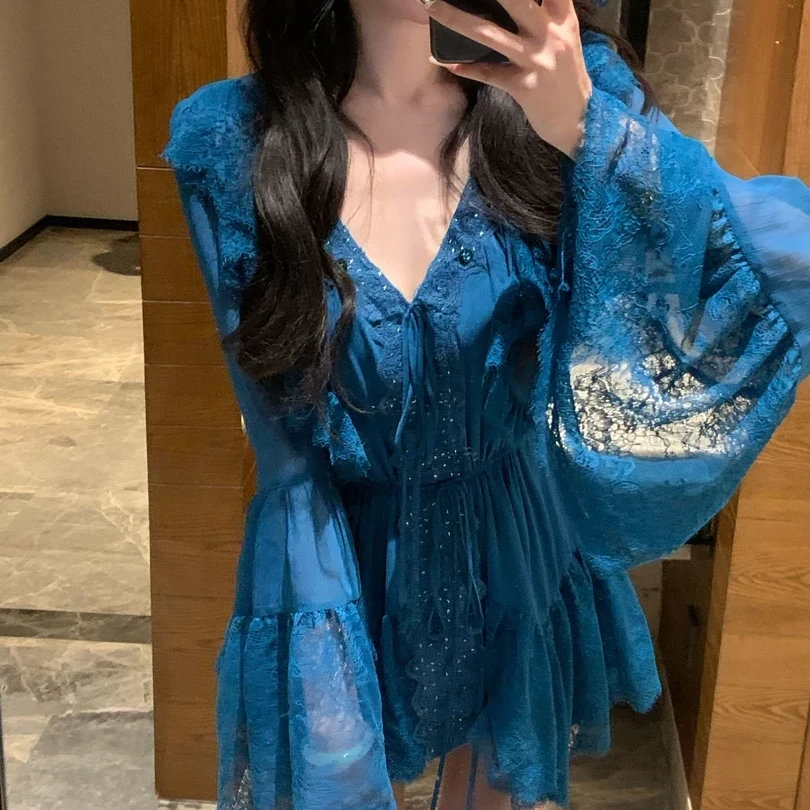 溪溪脸上孔雀蓝蕾丝雪纺顺纡绉上衣式短裙女装显白显瘦连衣裙新款