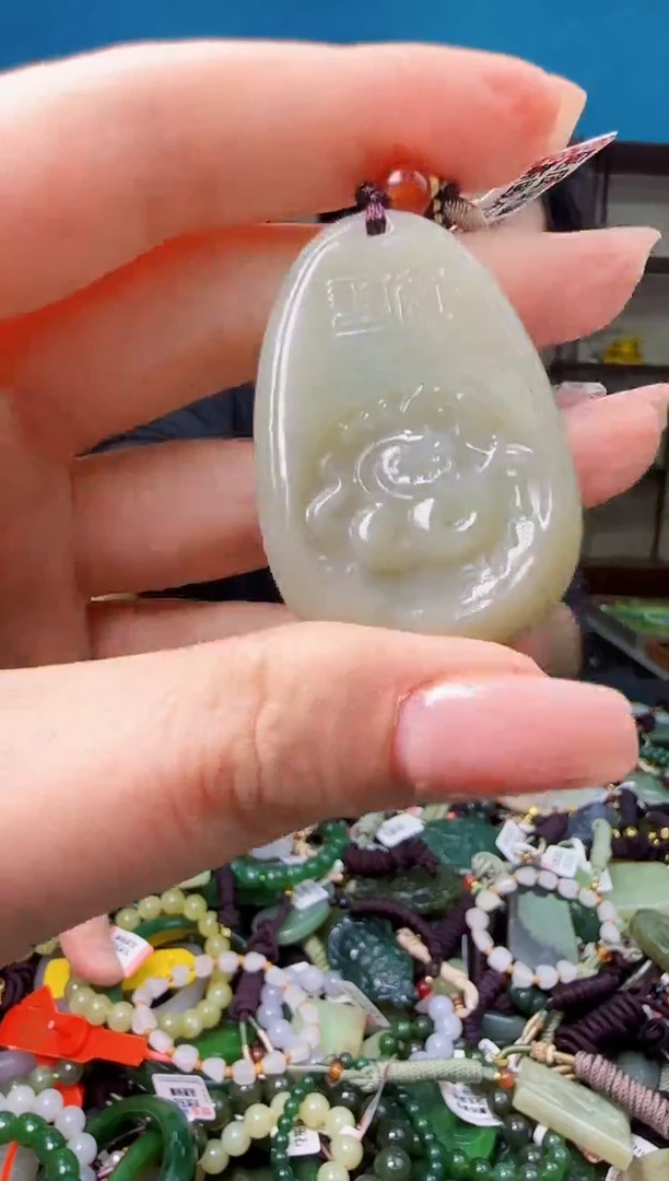 颈饰未镶嵌和田玉1