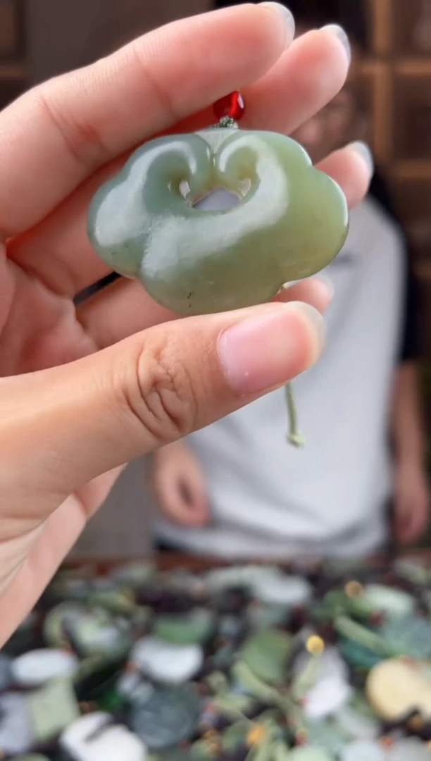 未镶嵌和田玉挂件拍一发一，多样性发货