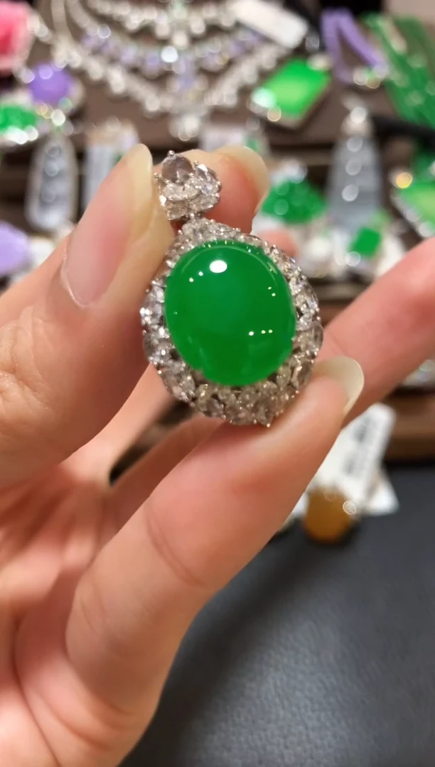 吊坠(不含链)18K金镶嵌翡翠?**️v34