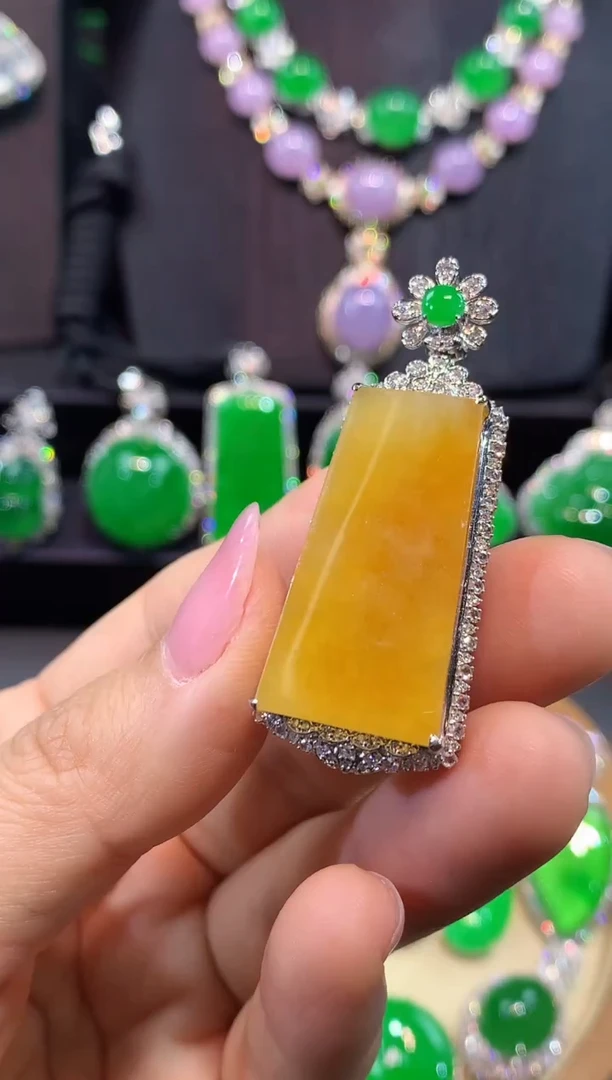 翡翠18K金镶嵌吊坠(不含链)无事牌