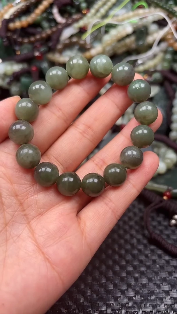 和田玉未镶嵌颈饰1