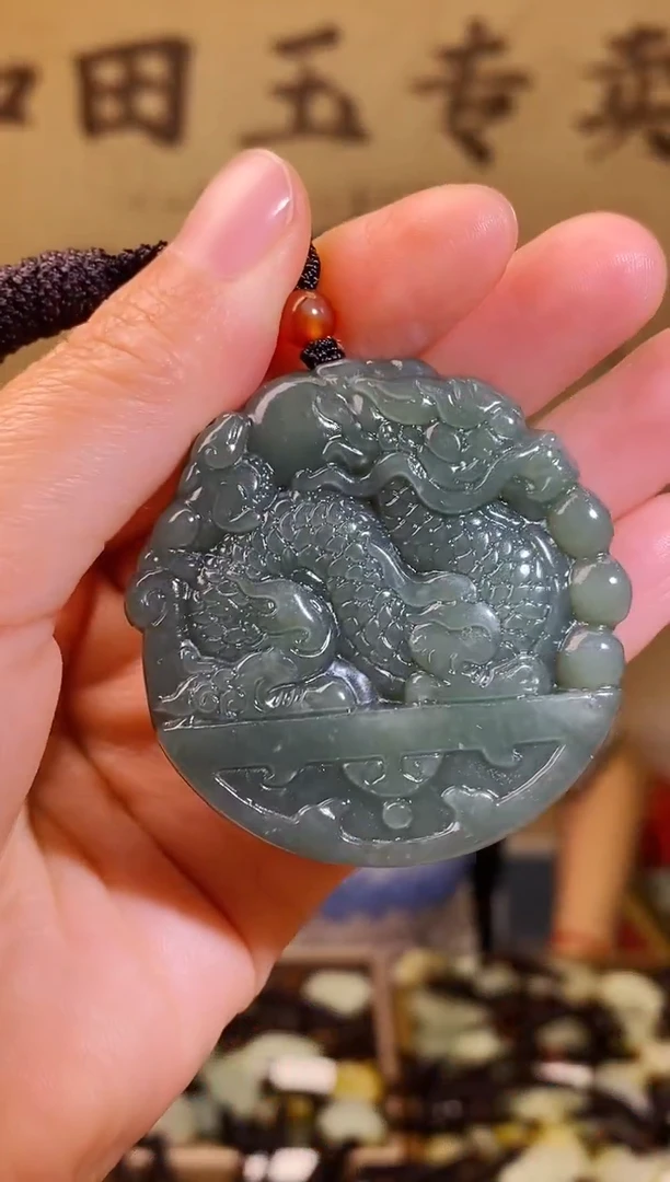 和田玉未镶嵌颈饰1