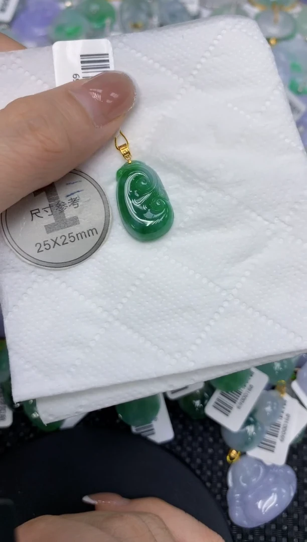 颈饰18K金镶嵌翡翠1111111
