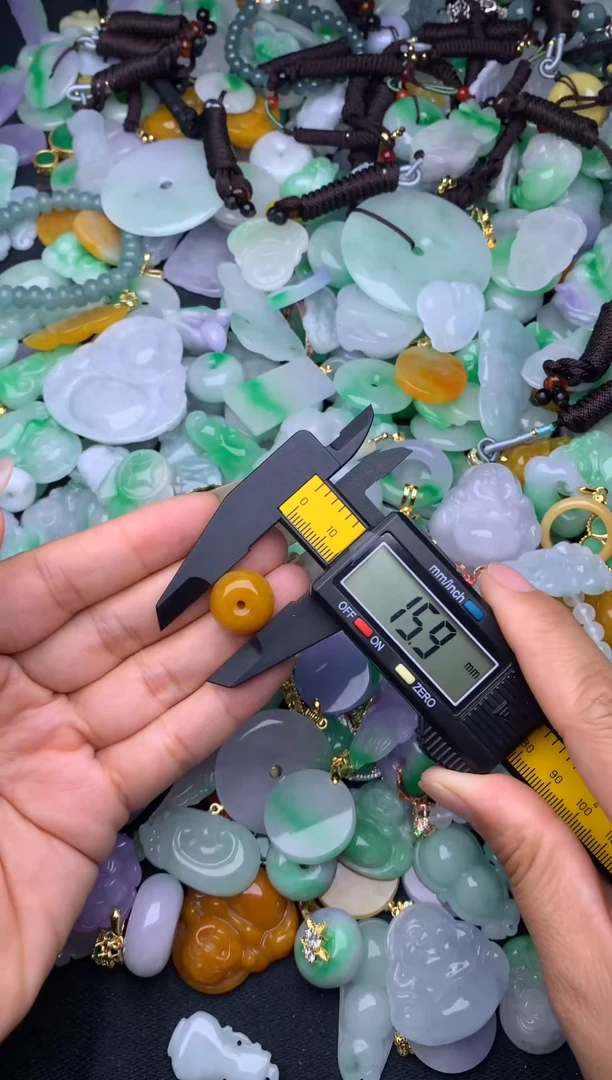 翡翠未镶嵌颈饰天然缅甸翡翠吊坠