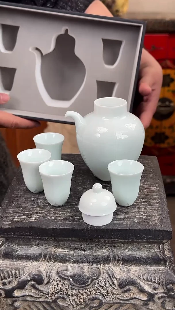 【闪购商品】摆件青瓷手工刻绘酒具