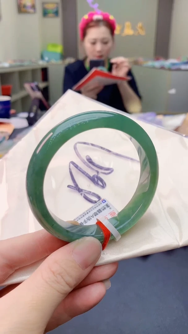 翡翠手镯未镶嵌0147306850